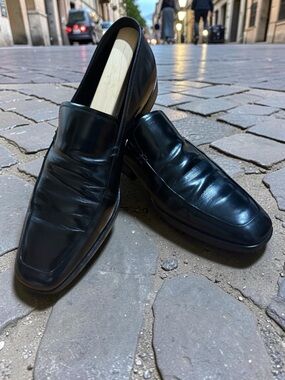 Authentic Prada Milano/Mens black leather slip on loafers/luxury dress shoe
